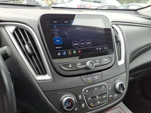 Used 2022 Chevrolet Malibu LT w/ Leather Package FWD image 19
