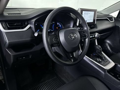 Used 2025 Toyota RAV4 LE AWD/4WD image 10