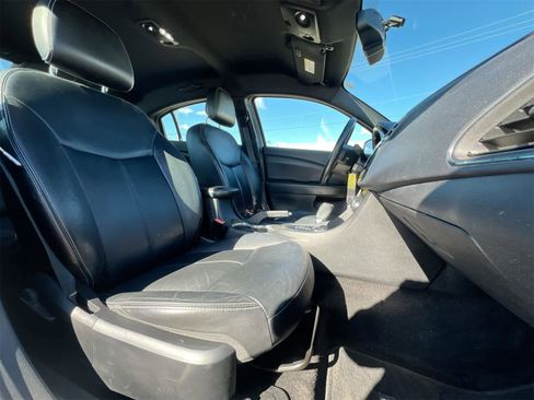 Used 2011 Chrysler 200 Limited image 21