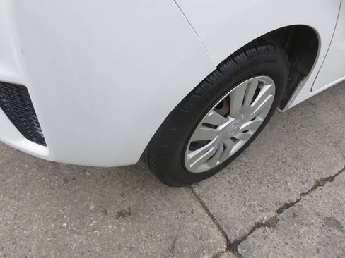 Used 2015 Honda Fit LX image 35