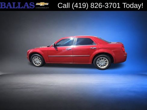 Used 2010 Chrysler 300 Touring Plus RWD image 6