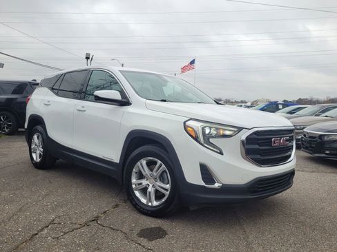 Used 2020 GMC Terrain SLE image 1