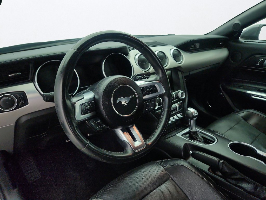 Used 2020 Ford Mustang Premium RWD image 10