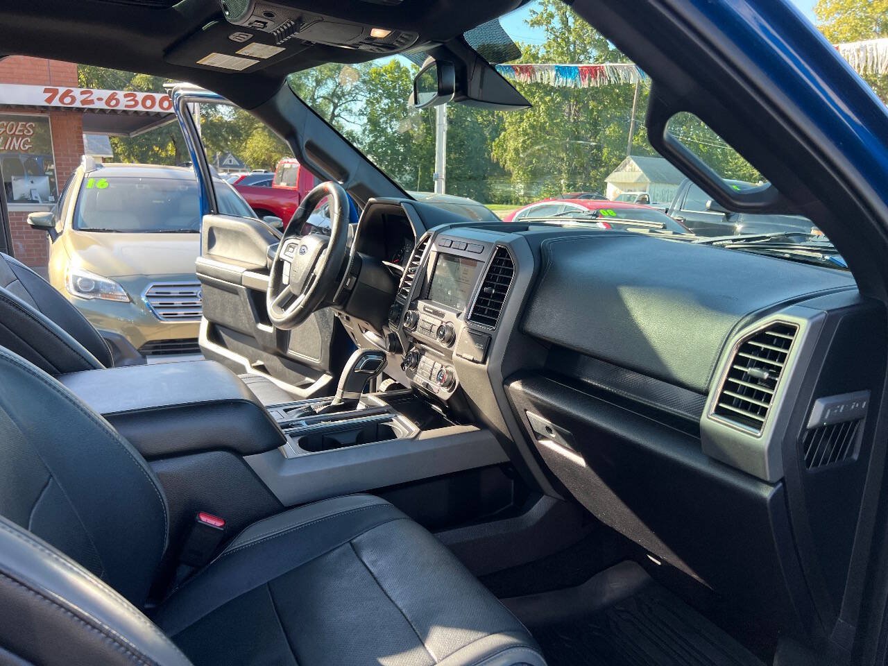 Used 2017 Ford F150 Raptor w/ Equipment Group 802A Luxury AWD/4WD image 26
