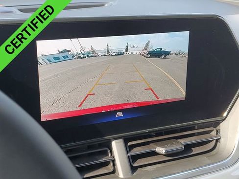 Used 2025 Chevrolet Trax LT w/ LT Convenience Package image 15