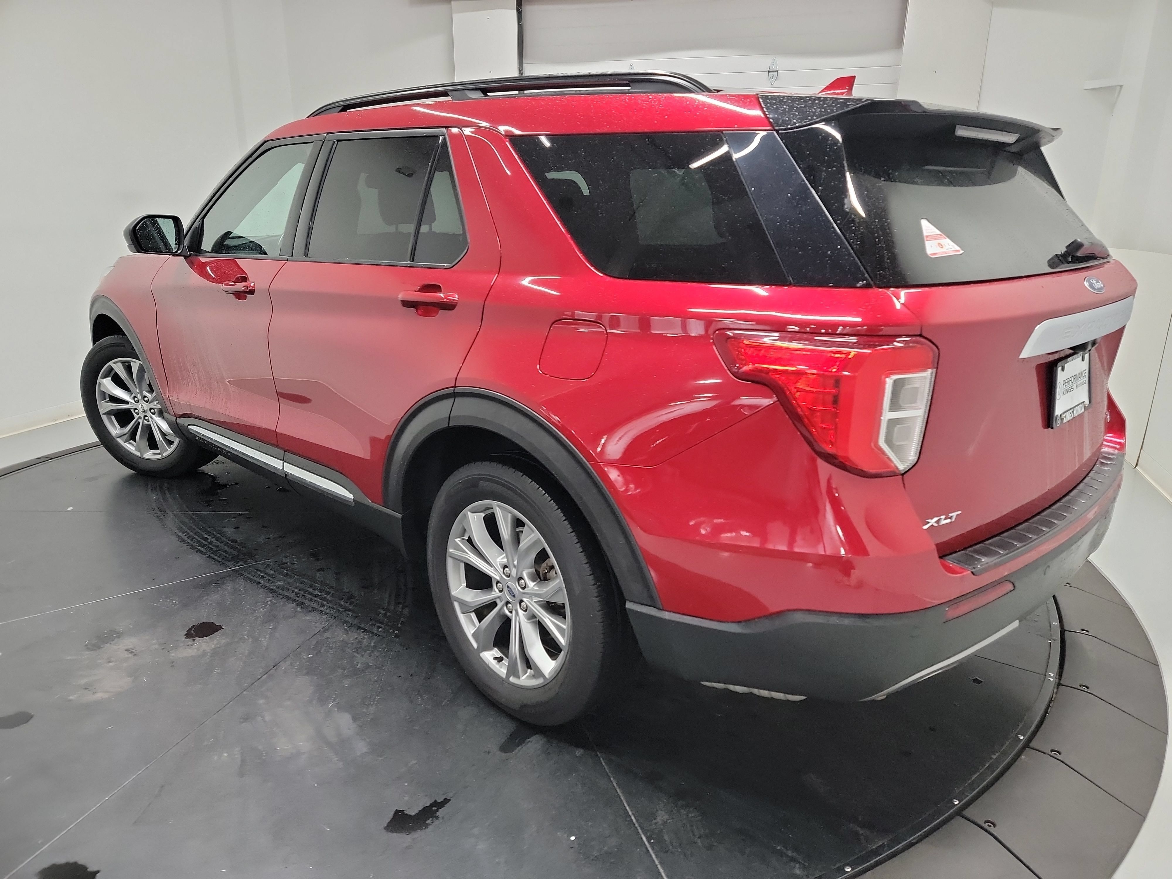 Used 2020 Ford Explorer XLT w/ Equipment Group 202A AWD/4WD image 6