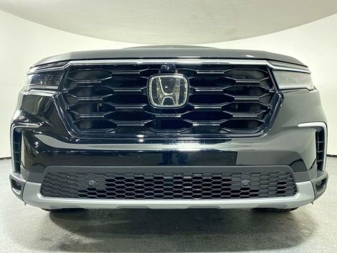 Used 2025 Honda Pilot Elite image 29