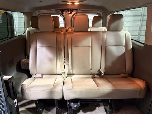 Used 2019 Nissan NV 3500 SL image 16
