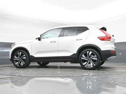 Used 2024 Volvo XC40 B5 Plus w/ Protection Package Premier AWD/4WD image 36