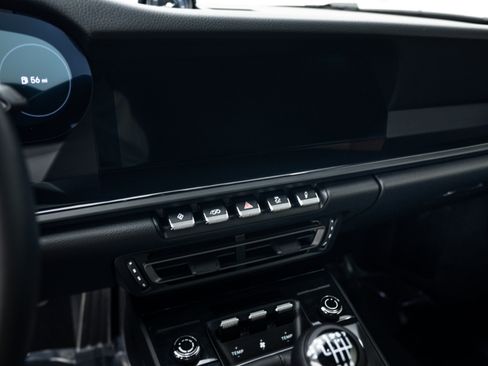 Certified 2023 Porsche 911 Carrera T RWD image 18