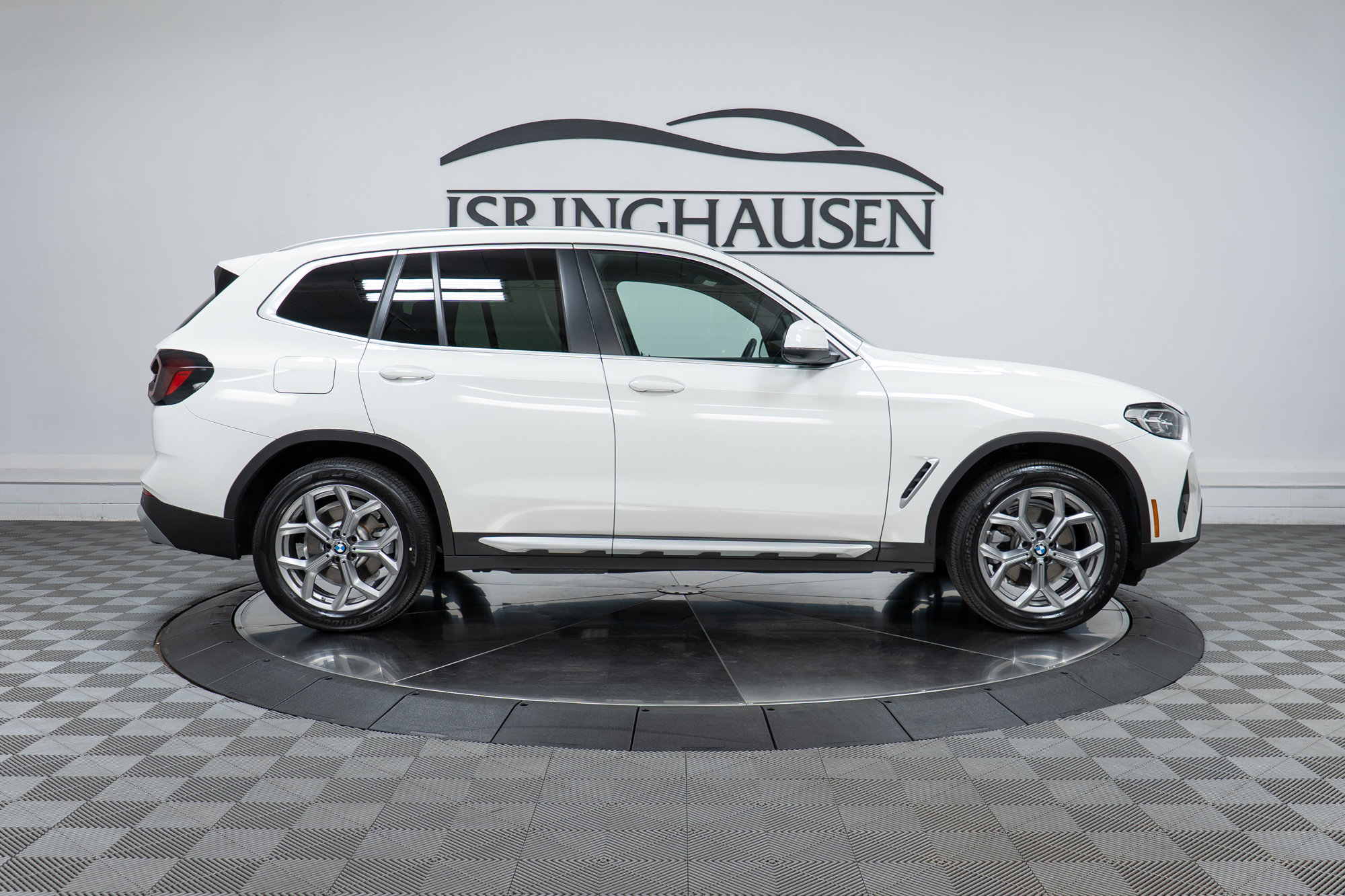 Certified 2024 BMW X3 xDrive30i w/ Premium Package AWD/4WD image 4