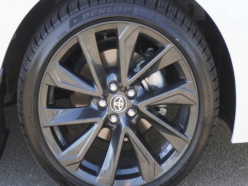 Used 2025 Toyota Corolla SE AWD/4WD image 5