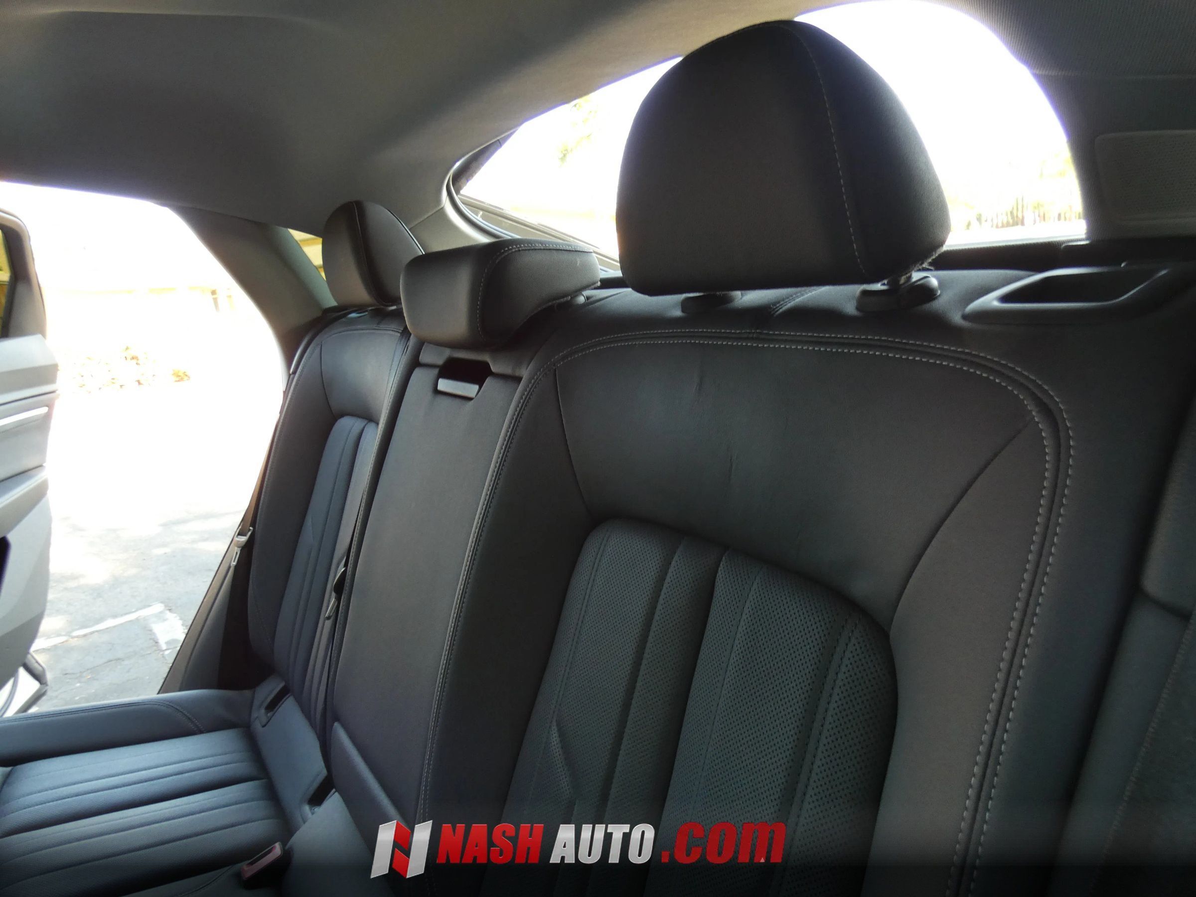Used 2022 Audi e-tron Premium Plus w/ Premium Plus Package AWD/4WD image 49
