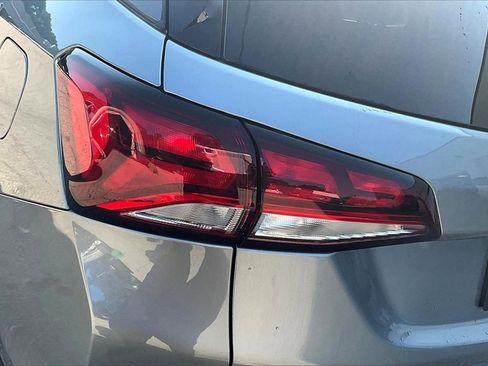 Used 2023 Chevrolet Equinox LT image 23