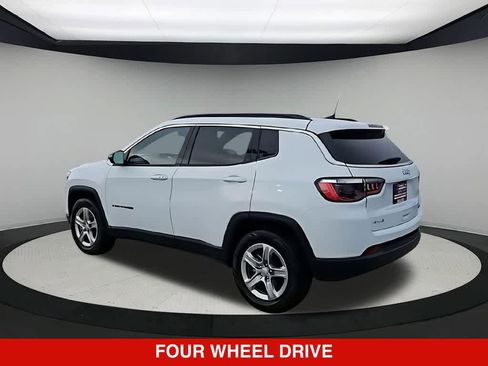 Used 2024 Jeep Compass Latitude AWD/4WD image 4