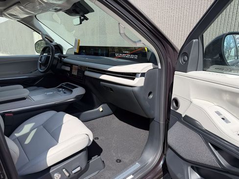 New 2026 Lincoln Navigator Reserve AWD/4WD image 25