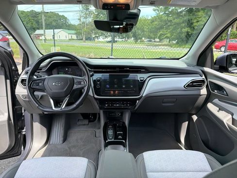 Used 2023 Chevrolet Bolt EUV Premier w/ Sun & Sound Package FWD image 8