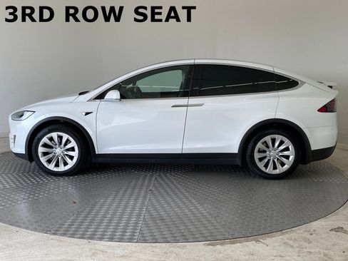 Used 2020 Tesla Model X Long Range image 2