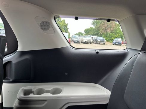 Used 2024 Kia Carnival SX Prestige FWD image 36