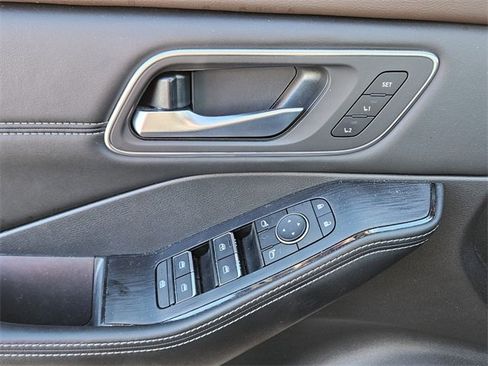 Used 2021 Nissan Rogue SL w/ Premium Package image 30