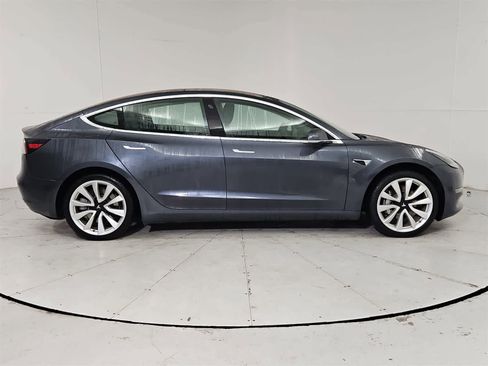 Used 2018 Tesla Model 3 Mid Range image 7