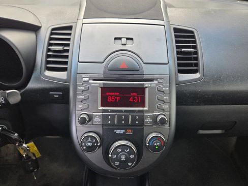 Used 2011 Kia Soul + w/ Audio Pkg FWD image 22