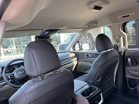 New 2026 Kia Carnival EX image 23