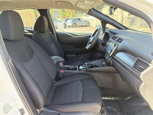 Used 2024 Nissan Leaf SV Plus image 32