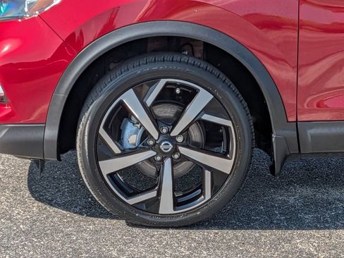 Used 2022 Nissan Rogue Sport SL FWD image 11