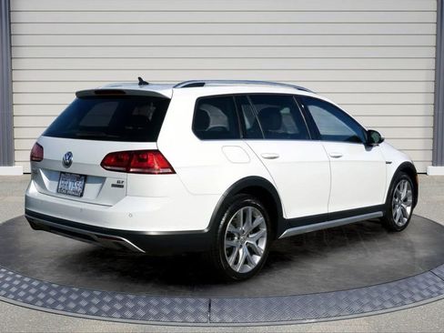 Used 2017 Volkswagen Golf Alltrack SEL image 7