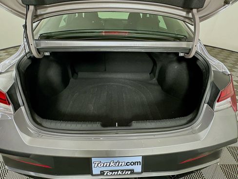 Used 2025 Hyundai Elantra SEL FWD image 27