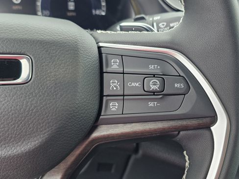 New 2026 Jeep Grand Cherokee L Limited RWD image 22