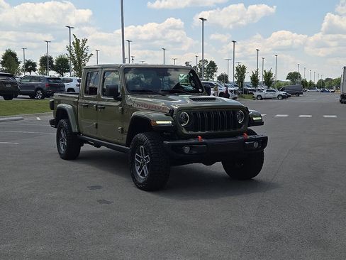 Used 2025 Jeep Gladiator Mojave AWD/4WD image 6
