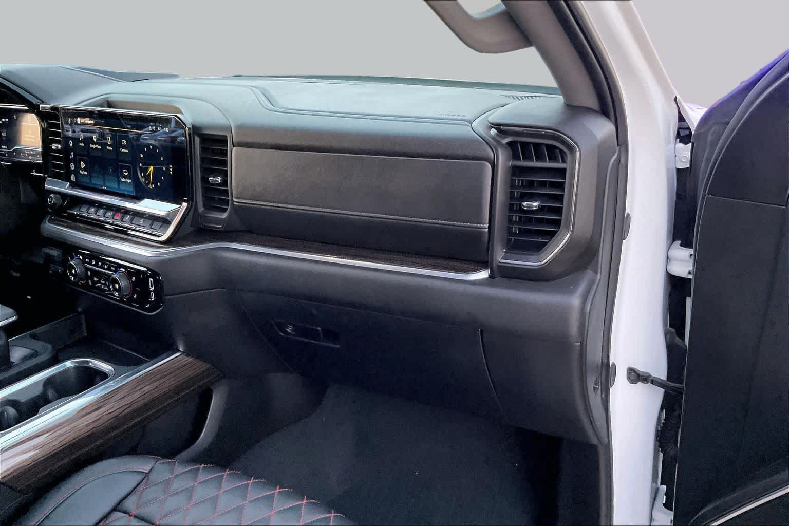 Used 2025 Chevrolet Silverado 1500 RST AWD/4WD image 18