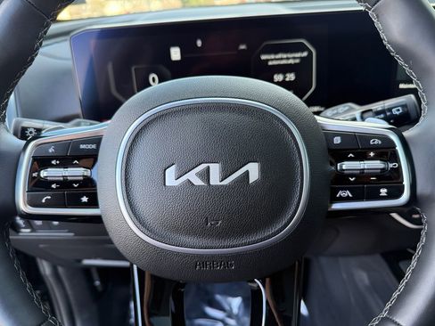 Certified 2025 Kia Sorento SX Prestige image 21