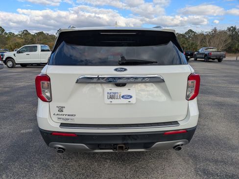 Certified 2022 Ford Explorer Limited w/ Limited Technology Package image 5