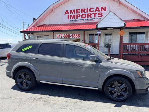 Used 2019 Dodge Journey Crossroad FWD image 1
