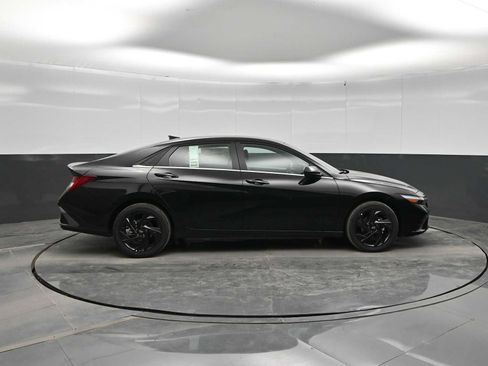 New 2026 Hyundai Elantra SEL Sport Premium FWD image 9