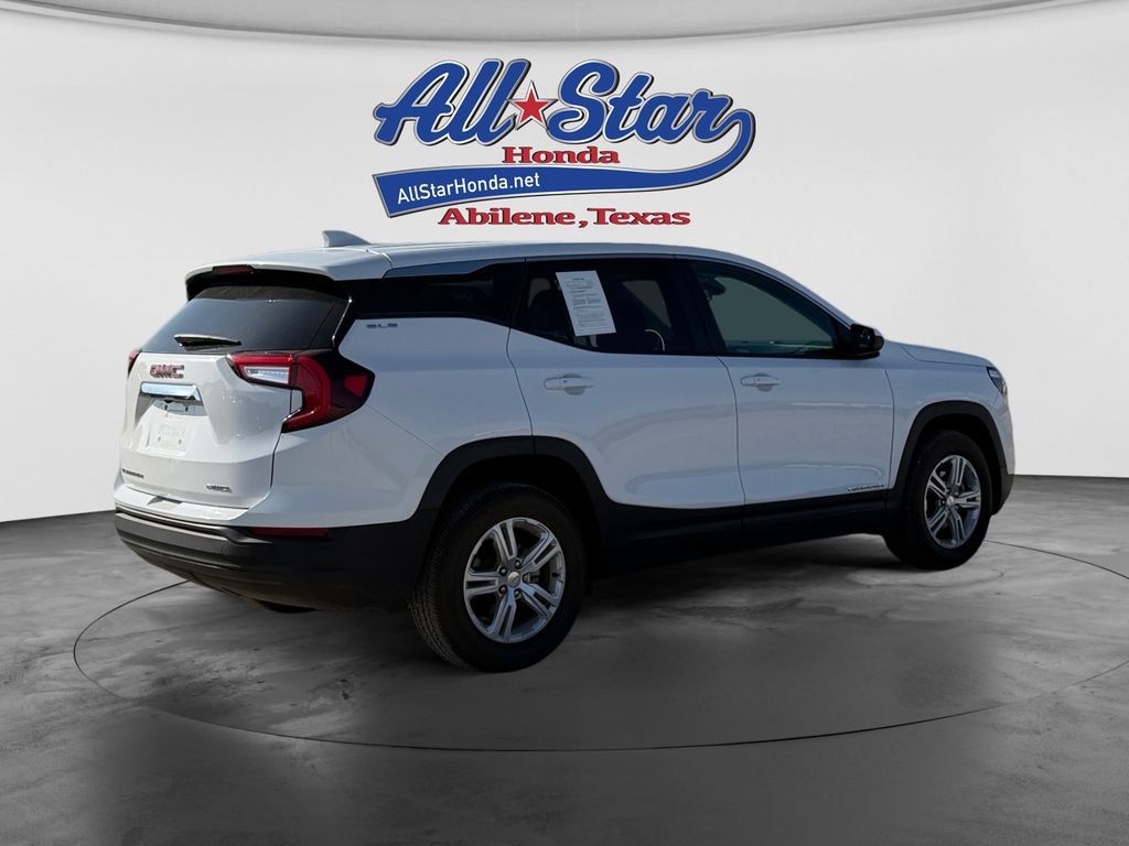 Used 2024 GMC Terrain SLE AWD/4WD image 5
