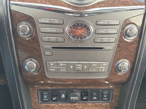 Used 2017 INFINITI QX80 4WD w/ Driver Assistance Package image 19