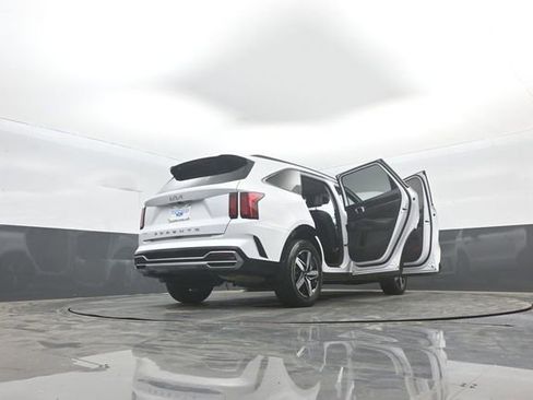 Used 2022 Kia Sorento S w/ Panoramic Sunroof Package FWD image 44