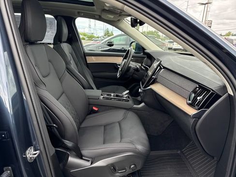 Used 2025 Volvo XC90 B5 Core w/ Protection Package Premier AWD/4WD image 9