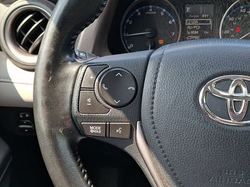 Used 2018 Toyota RAV4 XLE AWD/4WD image 22
