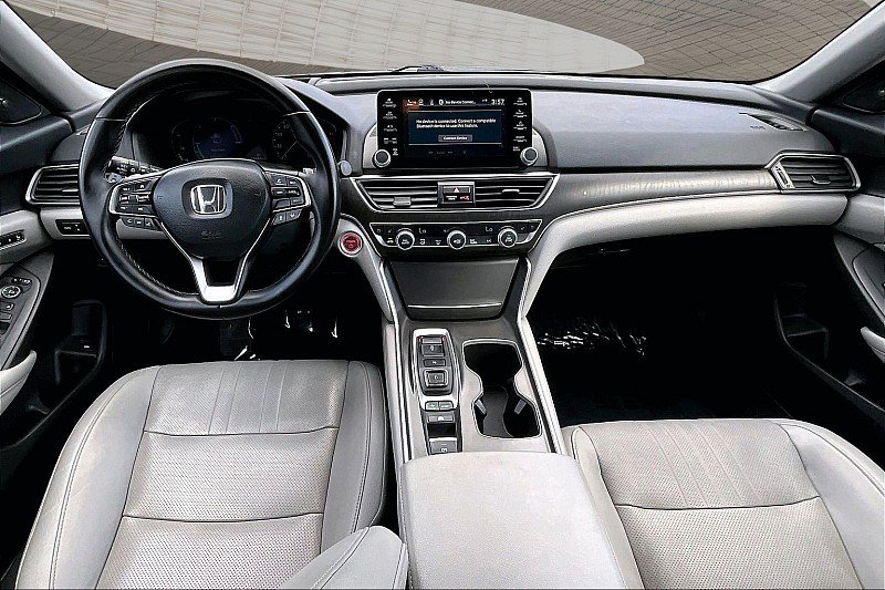Used 2019 Honda Accord Touring image 12
