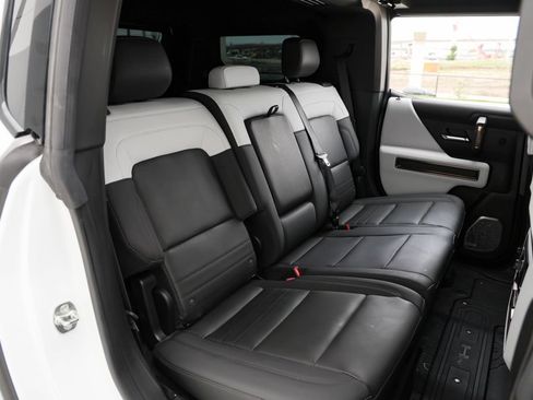 Used 2024 GMC Hummer EV 2X w/ Extreme Off-Road Package AWD/4WD image 26