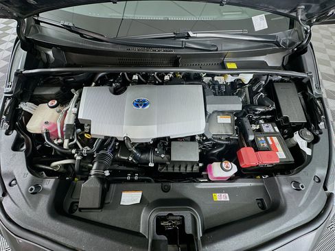 Used 2017 Toyota Prius Prime Advanced image 33