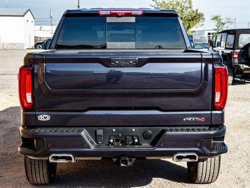 Used 2024 GMC Sierra 1500 AT4 w/ Technology Package image 4