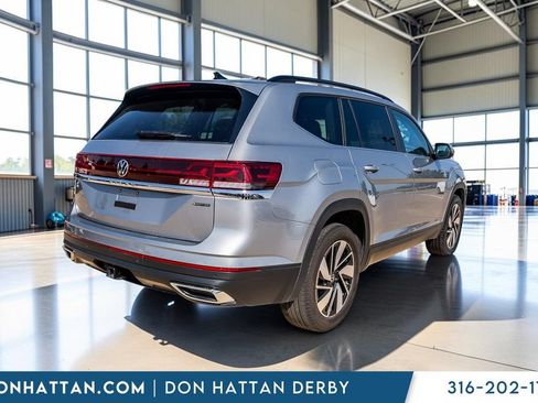 Used 2025 Volkswagen Atlas SE AWD/4WD image 34