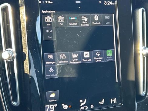 Used 2022 Volvo XC40 T5 Momentum image 28