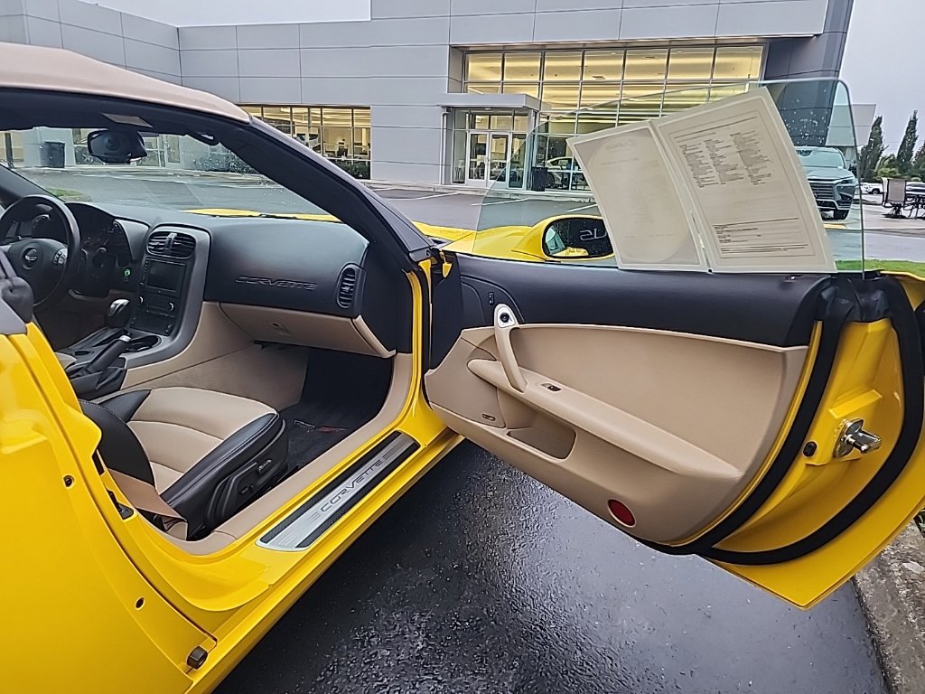 Used 2007 Chevrolet Corvette Convertible w/ Preferred Equipment Group RWD image 15